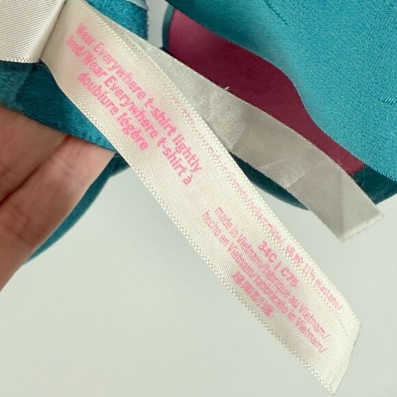 PINK Victoria’s Secret tie dye wear everywhere lightly lined tshirt bra size 34C - Picture 7 of 8